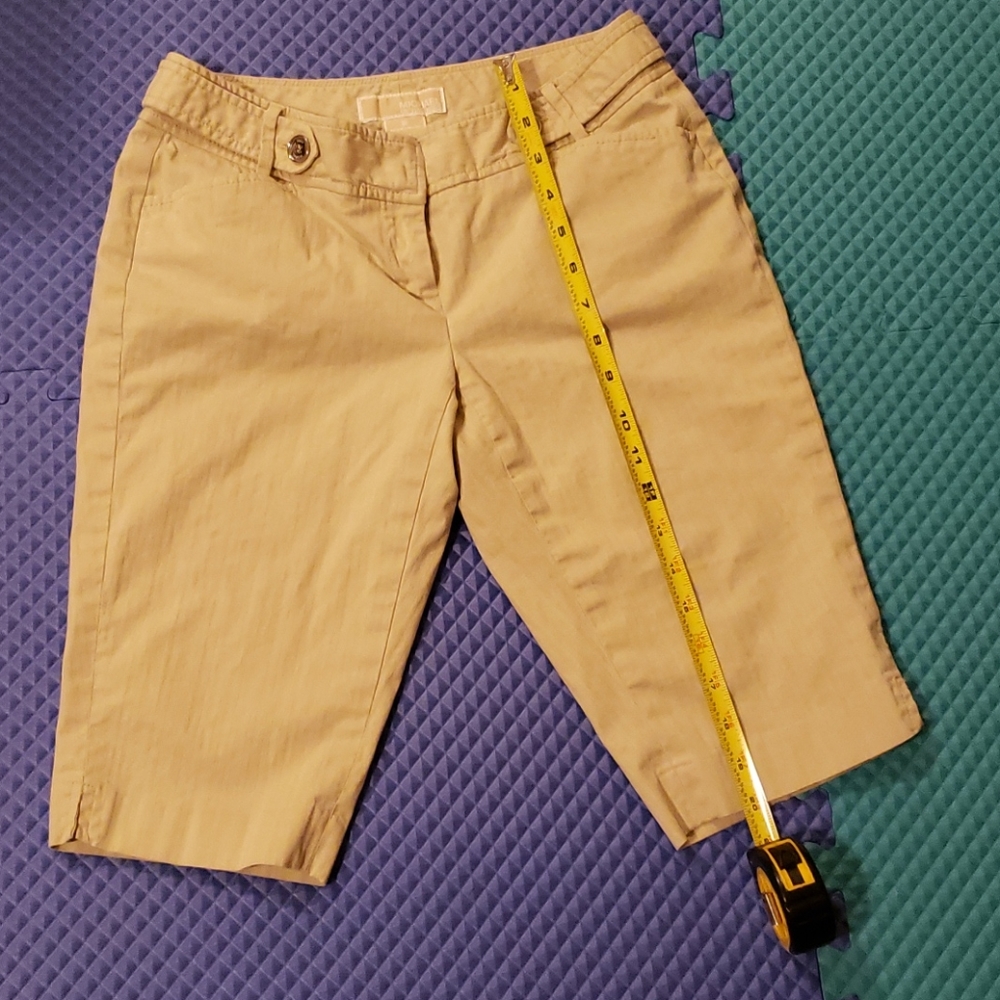 Shorts - Picture 2 of 4